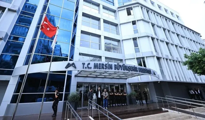 Mersin'deki yolsuzluk soruşturmasında Vahap Seçer ve 2 belediye başkanı tutuklandı