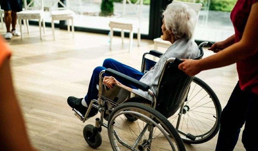 Bangladeş'teki tatil mekânında çıkan yangında 10 kişi öldü