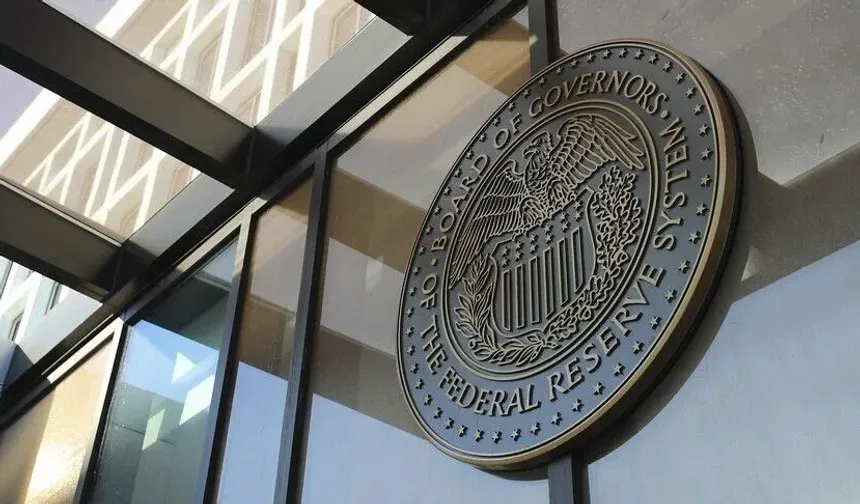 ECB yüksek enflasyona rağmen faizleri sabit tuttu
