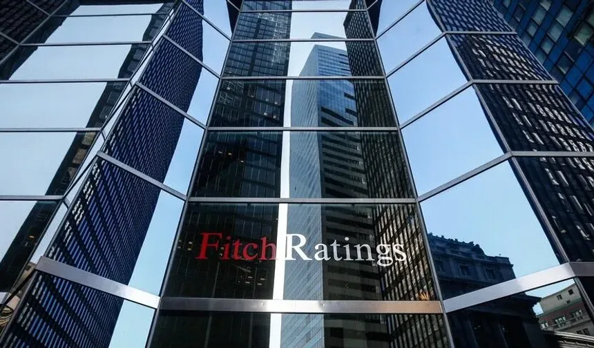 Fitch: Yapay zeka ve piyasa oynaklığına ilişkin riskler 2027'ye girerken artıyor