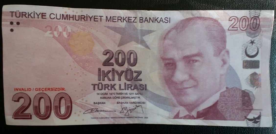200 турецких в рублях. 200 TL. 200 Турецких лир. 200 Lira. Турецкие Лиры бумажные банкноты.