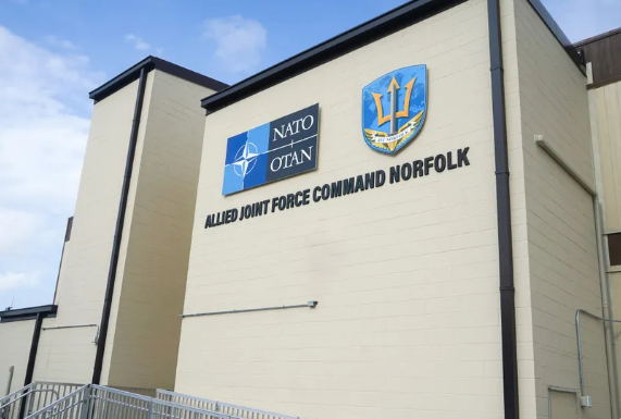 NATO'nun Müşterek Kuvvet Komutanlığı Norfolk'un komutası ilk kez Avrupalı generale verildi