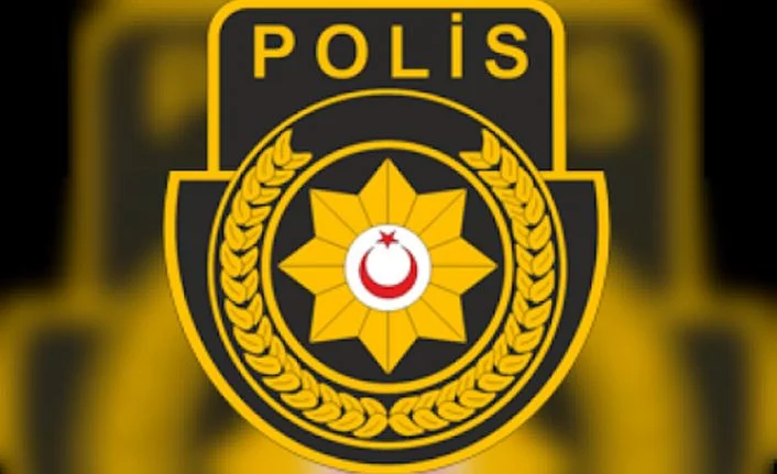 Polisten Çelik Hat Operasyonu… Gemideki tırda 10 tabanca ele geçirildi