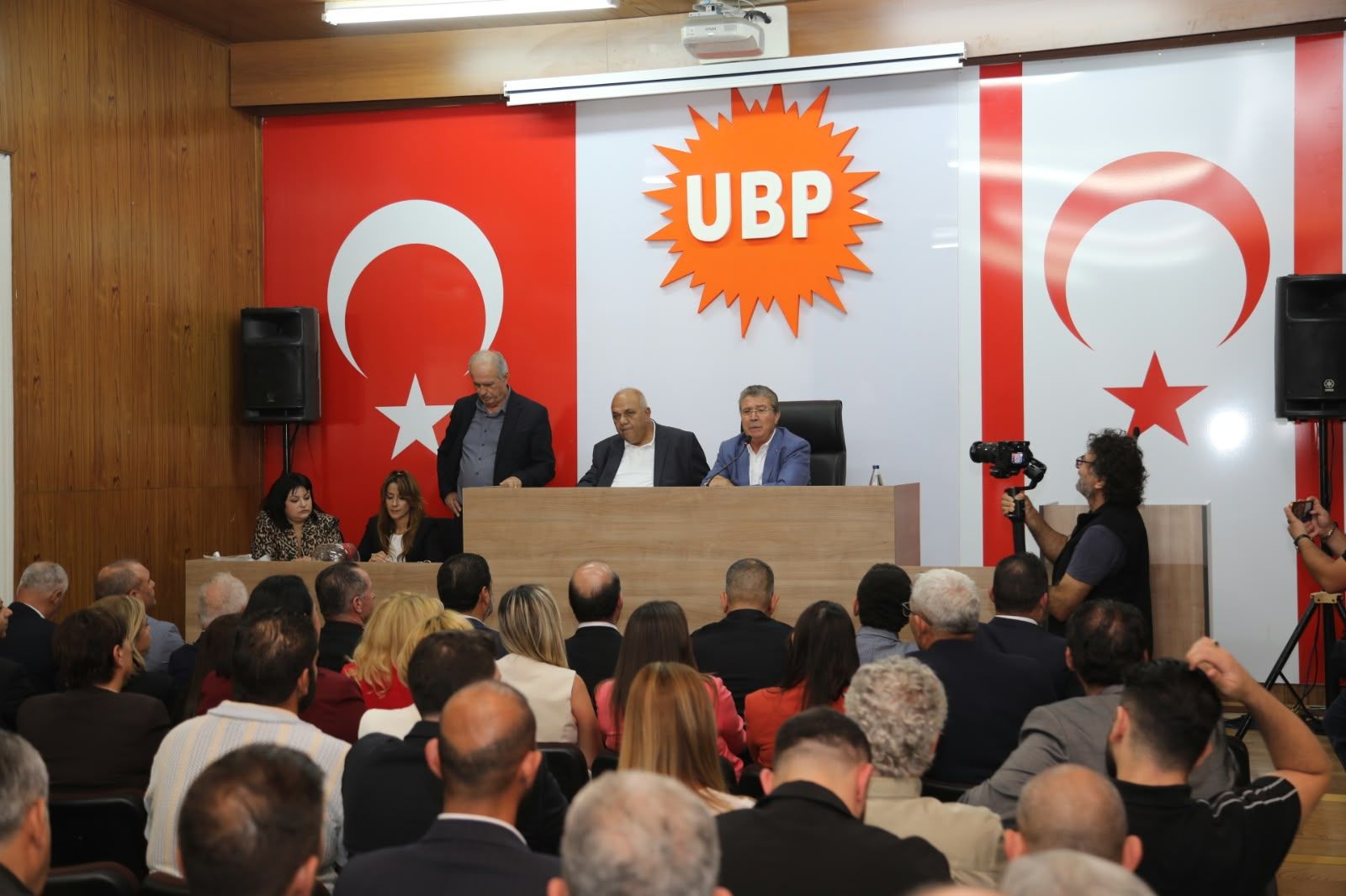 Üstel’den yeni beş yıl mesajı: “İktidarda, istikrarla, icraatla, yola devam”