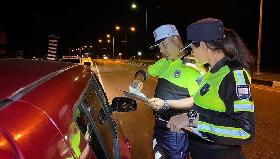 Trafik denetimleri: 34 araç trafikten men edildi, 5 sürücü tutuklandı