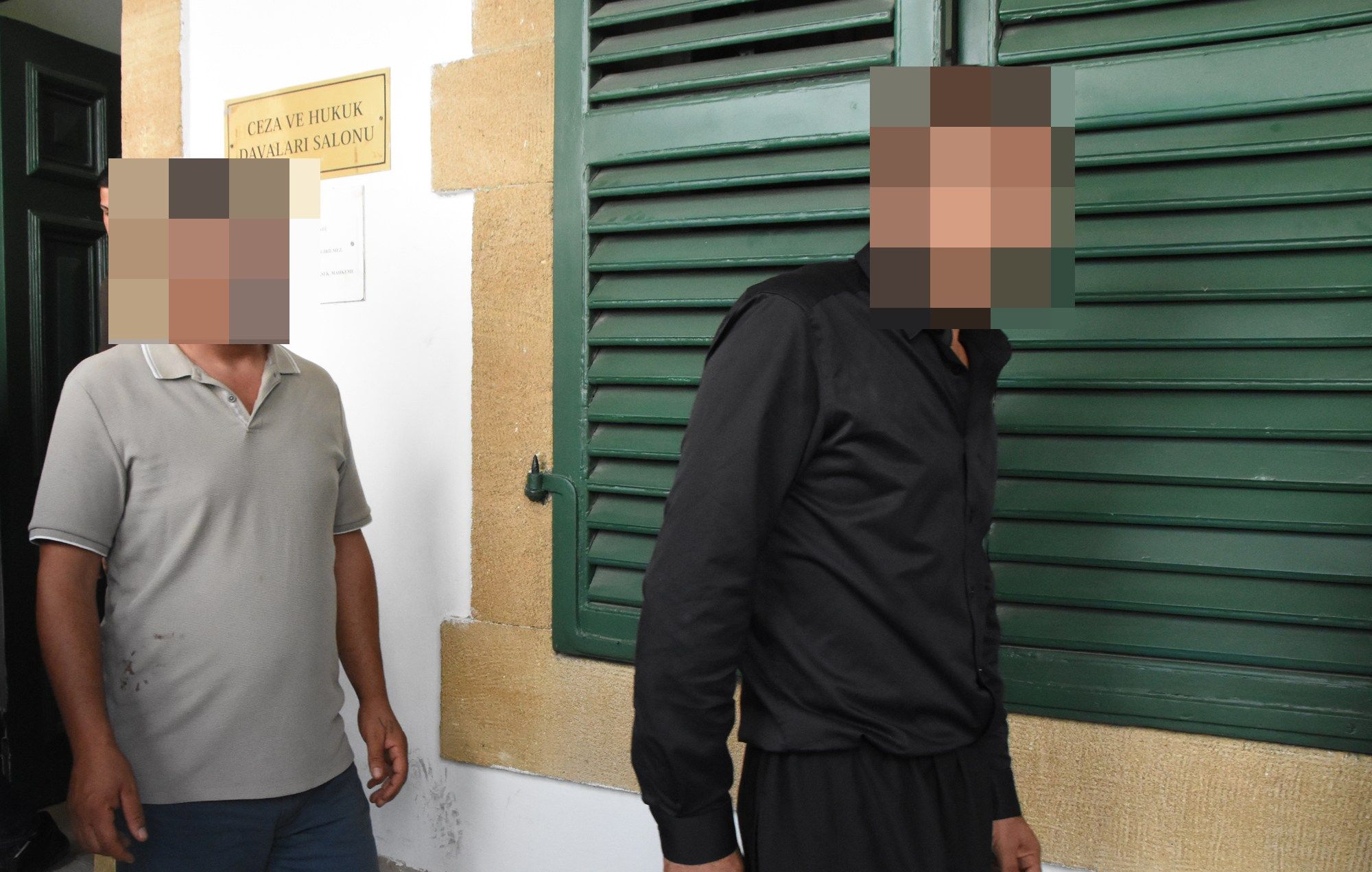 Polisi darp davasında 2 zanlıya teminat, 1 zanlıya 15 gün tutukluluk